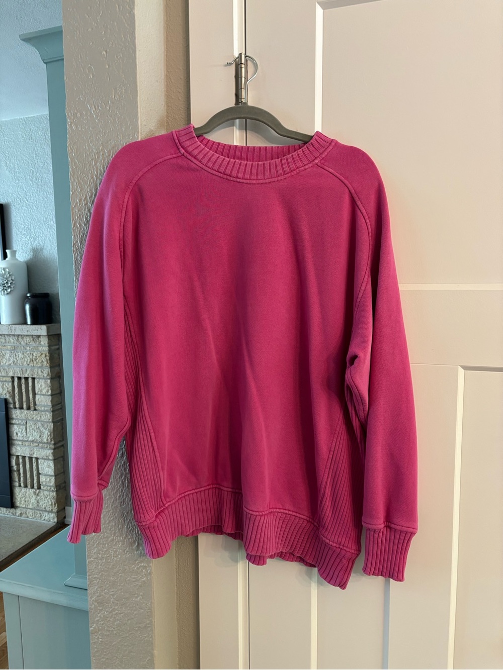 aerie Crewneck Sweatshirt in Bright Pink